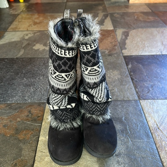 Muk Luks women’s size 6 boot with removable outer layer - Picture 1 of 5
